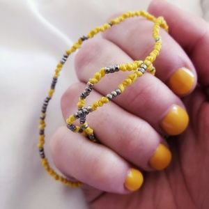 3/$25 Beaded yellow necklace / bracelet